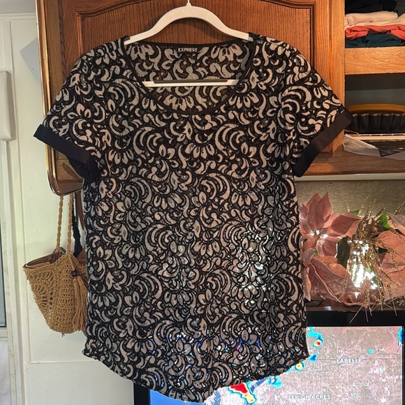 Express Black and White Patterned Women's Top size L - Picture 13 of 13